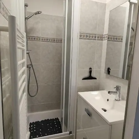 66 M Comfort In Saint-raphael *