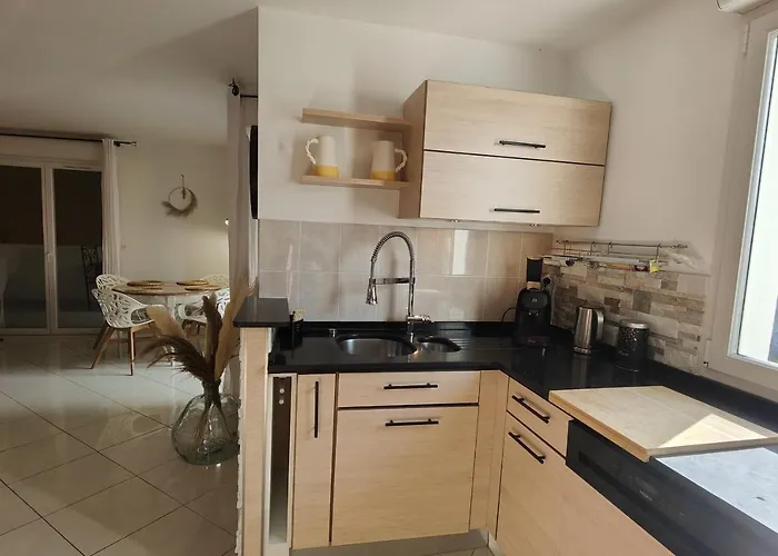 66 M Comfort In Saint-raphael Saint-Raphaël