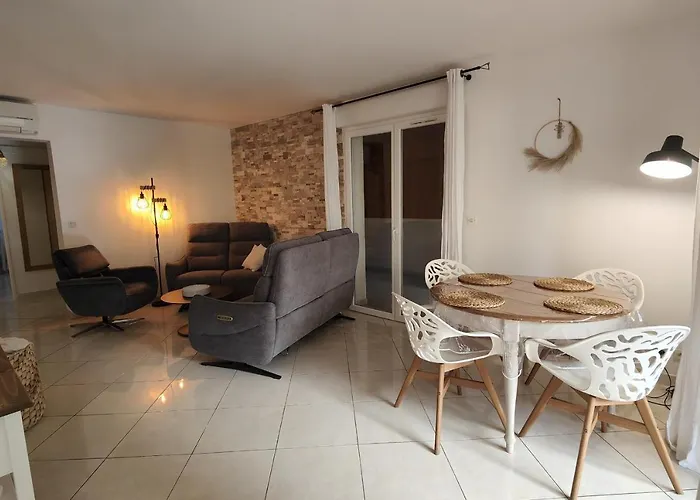 Apartamento 66 M Comfort In Saint-raphael *